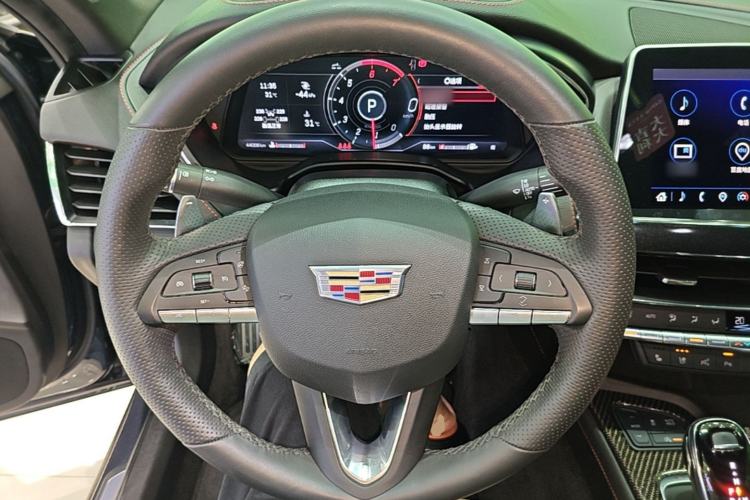 Used Cadillac CT5 2022 28T Platinum Edition Steering Wheel
