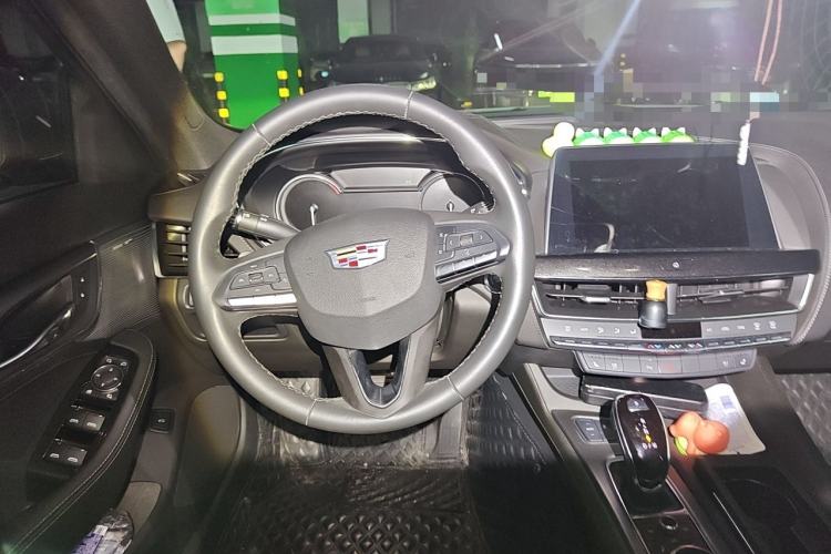 Used Cadillac CT5 2022 28T Luxury Edition Steering Wheel