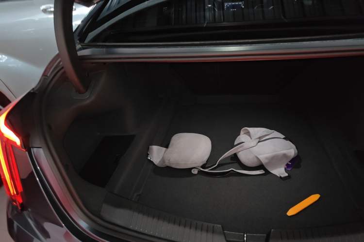 Used Cadillac CT5 2022 28T Platinum Edition Trunk