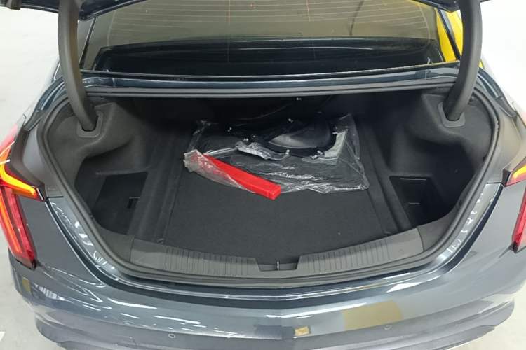 Used Cadillac CT5 2022 28T Prestige Edition Trunk