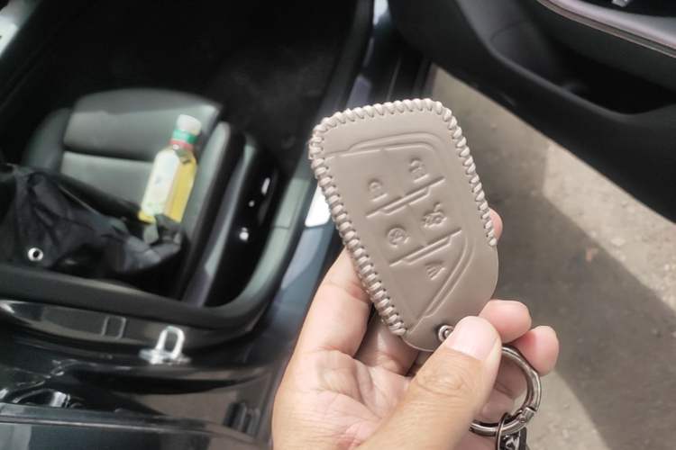 Used Cadillac CT5 2022 28T Platinum Edition Vehicle Key