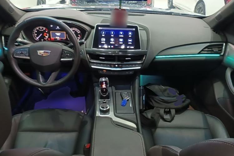 Used Cadillac CT5 2022 28T Luxury Edition Center Console