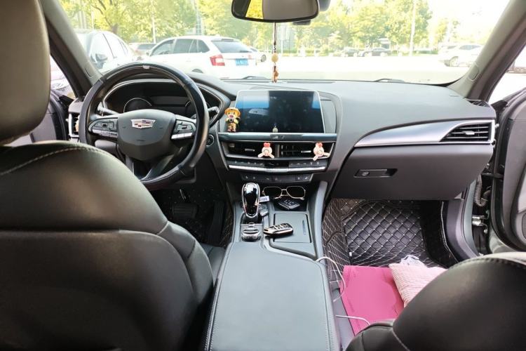Used Cadillac CT5 2022 28T Luxury Edition Center Console