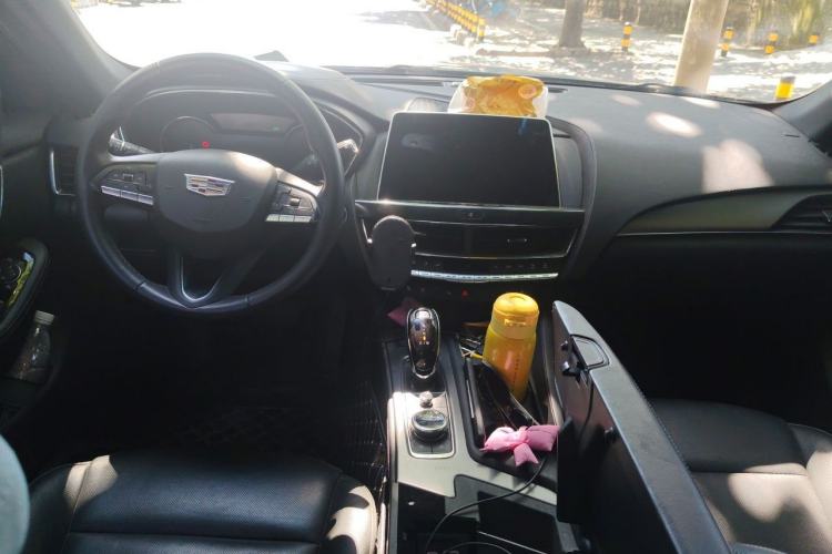 Used Cadillac CT5 2022 28T Luxury Version (Standard Edition) Center Console