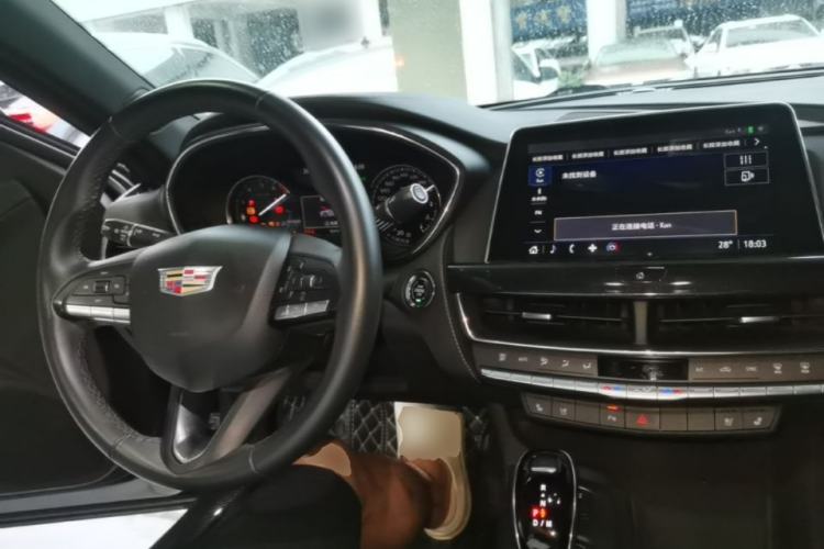 Used Cadillac CT5 2022 28T Luxury Edition Center Console