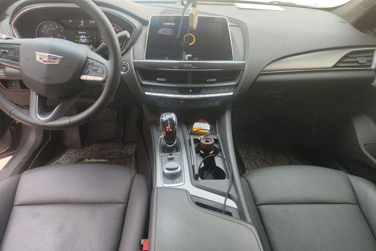 Used Cadillac CT5 2022 28T Luxury Edition Center Console