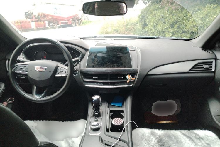Used Cadillac CT5 2022 28T Fashion Edition Center Console