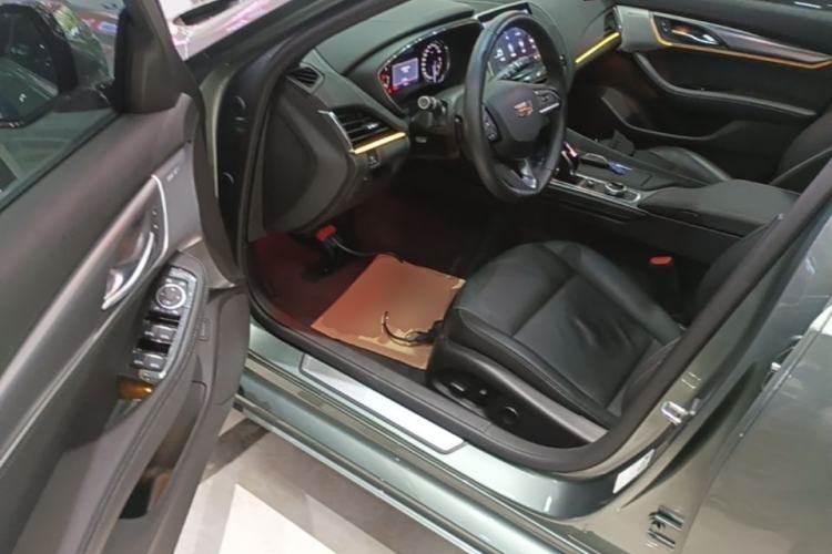 Used Cadillac CT5 2022 28T Luxury Edition Driver Seat
