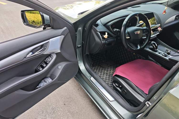 Used Cadillac CT5 2022 28T Luxury Edition Driver Seat