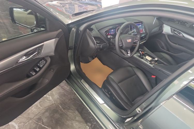 Used Cadillac CT5 2022 28T Luxury Edition Driver Seat