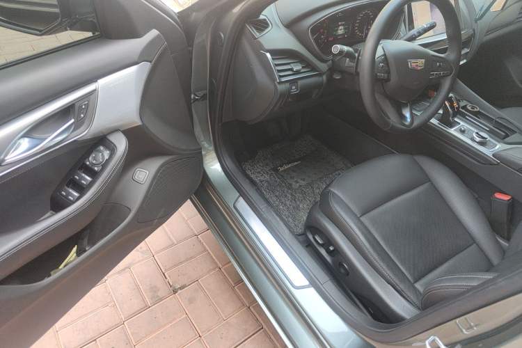 Used Cadillac CT5 2022 28T Luxury Edition Driver Seat