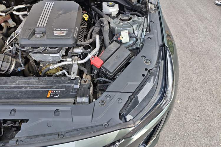Used Cadillac CT5 2022 28T Luxury Edition Engine Bay Left