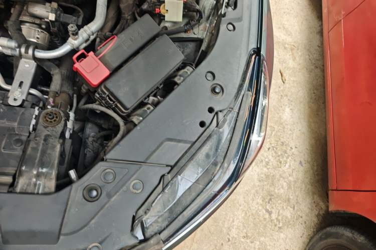 Used Cadillac CT5 2022 28T Luxury Version (Standard Edition) Engine Bay Left