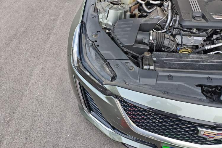 Used Cadillac CT5 2022 28T Luxury Edition Engine Bay Right