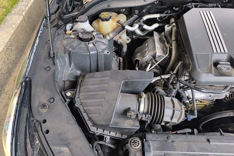 Used Cadillac CT5 2022 28T Luxury Edition Engine Bay Right