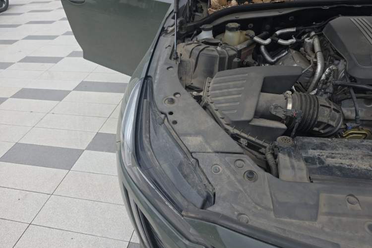 Used Cadillac CT5 2022 28T Luxury Version (Standard Edition) Engine Bay Right