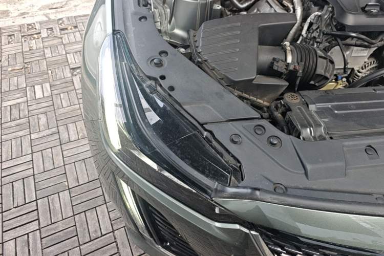 Used Cadillac CT5 2022 28T Luxury Version (Standard Edition) Engine Bay Right