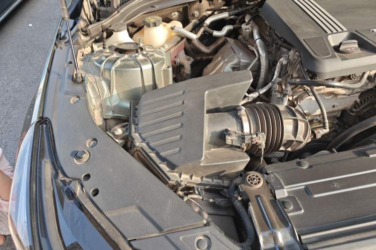 Used Cadillac CT5 2022 28T Luxury Version (Standard Edition) Engine Bay Right