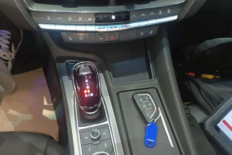 Used Cadillac CT5 2022 28T Luxury Edition Gear Lever