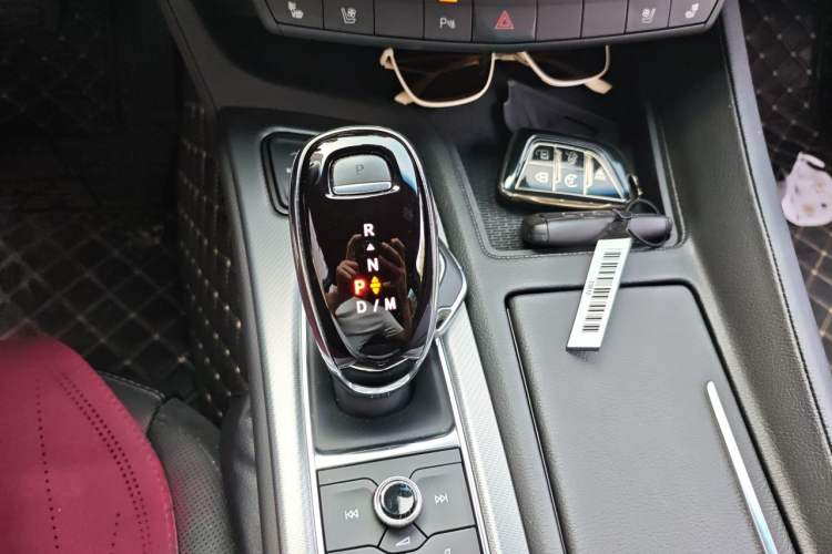 Used Cadillac CT5 2022 28T Luxury Edition Gear Lever