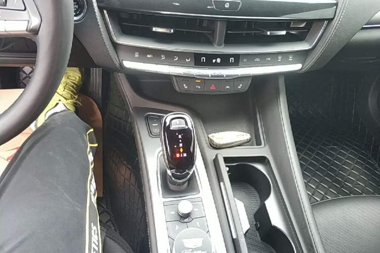 Used Cadillac CT5 2022 28T Prestige Edition Gear Lever