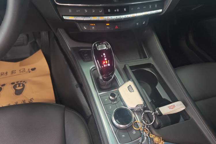 Used Cadillac CT5 2022 28T Luxury Edition Gear Lever