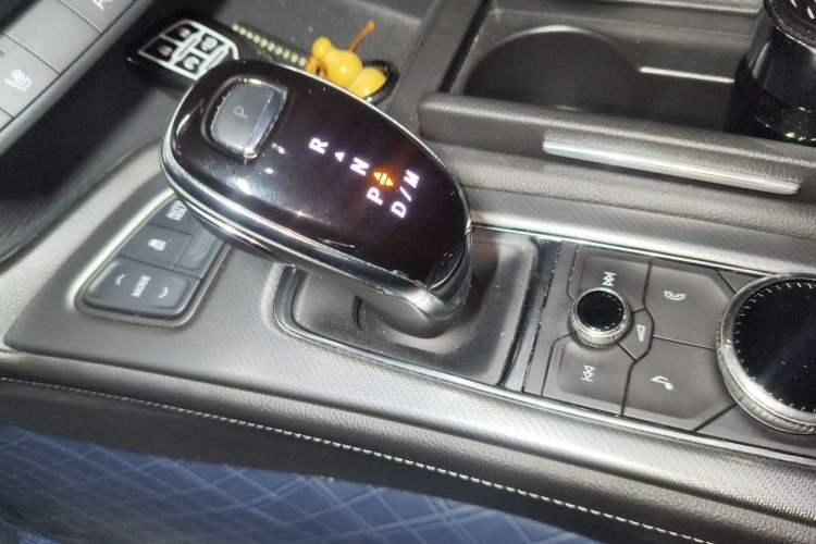 Used Cadillac CT5 2022 28T Luxury Edition Gear Lever