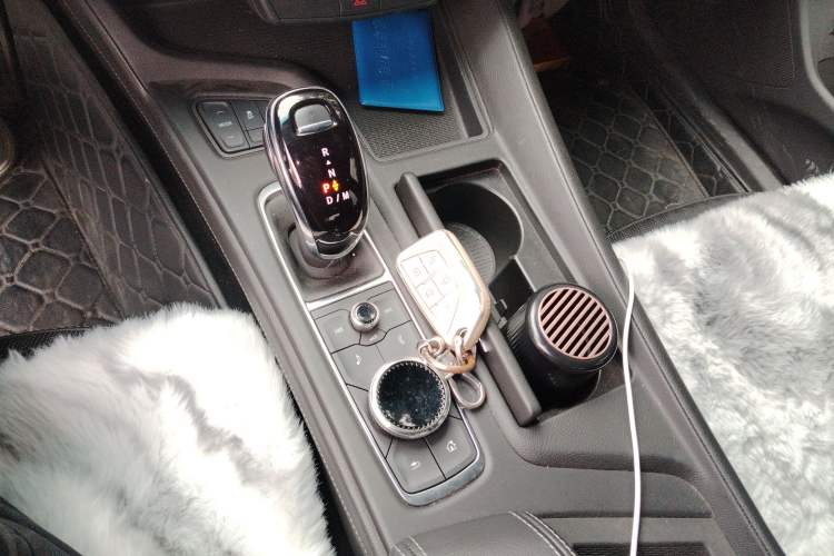 Used Cadillac CT5 2022 28T Fashion Edition Gear Lever