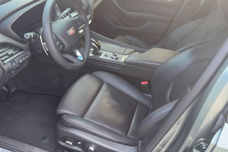 Used Cadillac CT5 2022 28T Platinum Edition Interior 1
