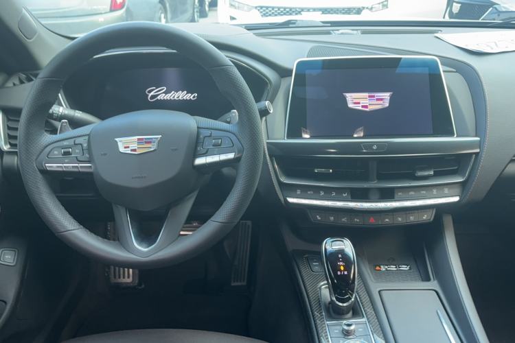 Used Cadillac CT5 2022 28T Platinum Edition Interior 3