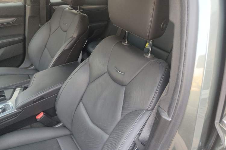 Used Cadillac CT5 2022 28T Luxury Edition Left Front Seat