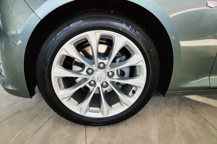 Used Cadillac CT5 2022 28T Luxury Version (Standard Edition) Left Front Wheel Hub