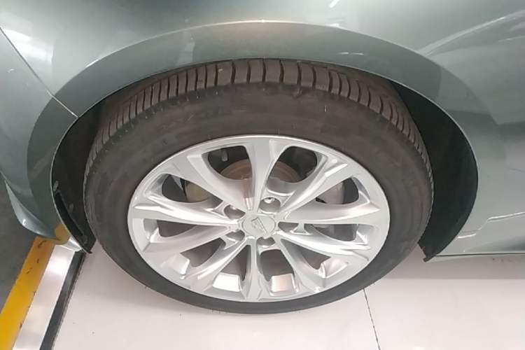 Used Cadillac CT5 2022 28T Luxury Version (Standard Edition) Left Front Wheel Hub