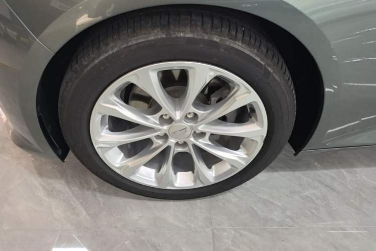 Used Cadillac CT5 2022 28T Luxury Version (Standard Edition) Left Front Wheel Hub