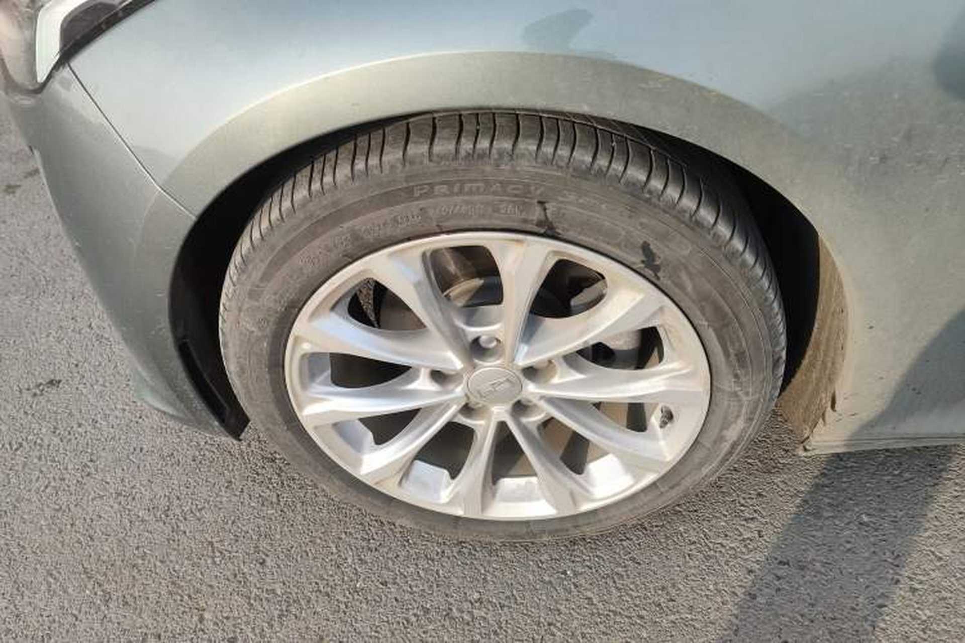 Used Cadillac CT5 2022 28T Luxury Version (Standard Edition) Left Front Wheel Hub