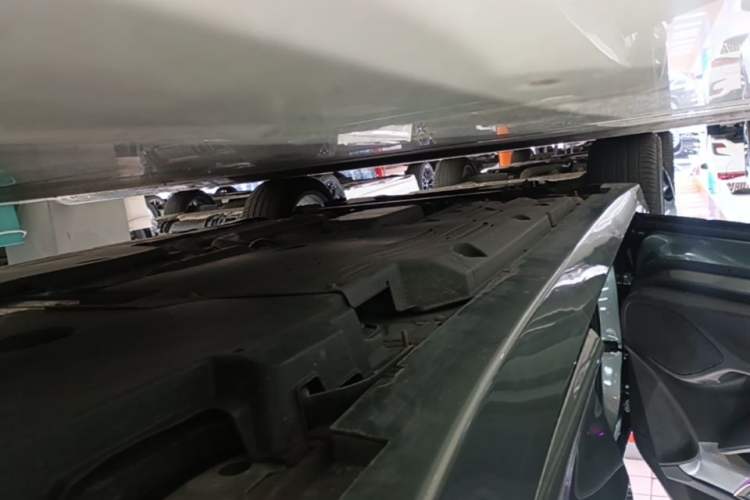Used Cadillac CT5 2022 28T Luxury Edition Left Side Sill