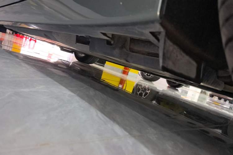 Used Cadillac CT5 2022 28T Luxury Version (Standard Edition) Left Side Sill