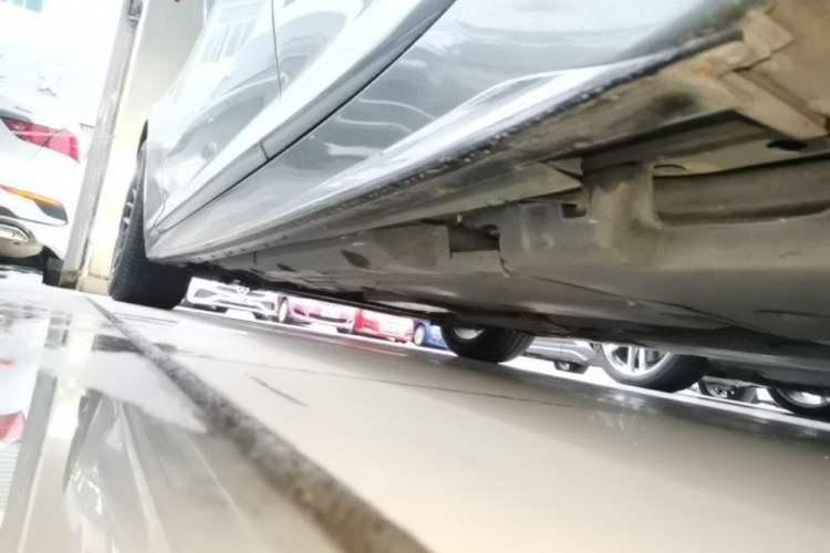 Used Cadillac CT5 2022 28T Luxury Edition Left Side Sill