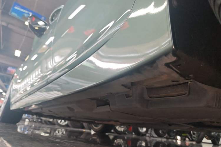 Used Cadillac CT5 2022 28T Luxury Edition Left Side Sill