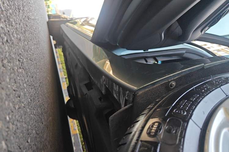 Used Cadillac CT5 2022 28T Luxury Version (Standard Edition) Left Side Sill