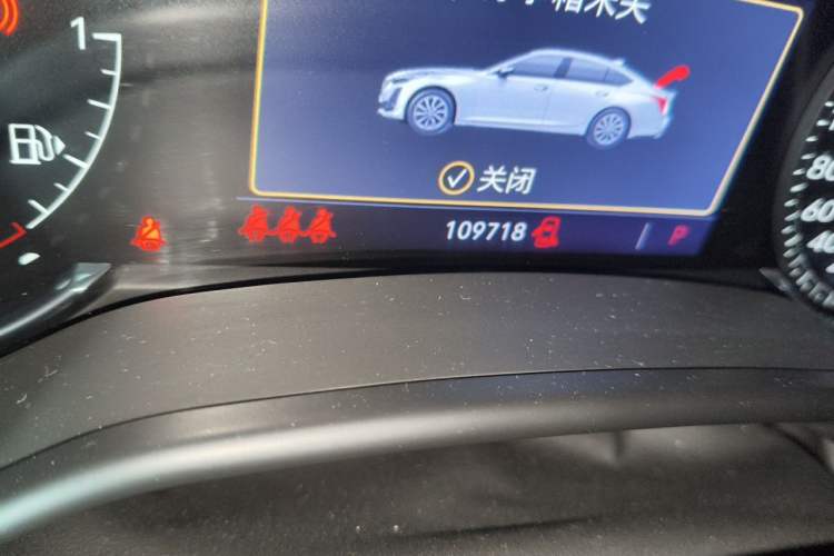 Used Cadillac CT5 2022 28T Luxury Edition Odometer Close Up