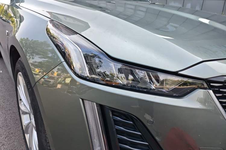 Used Cadillac CT5 2022 28T Luxury Edition Right Front Headlight