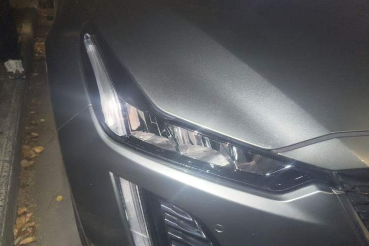 Used Cadillac CT5 2022 28T Luxury Edition Right Front Headlight