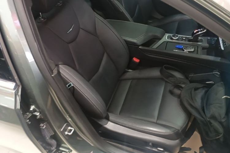 Used Cadillac CT5 2022 28T Luxury Edition Right Front Seat