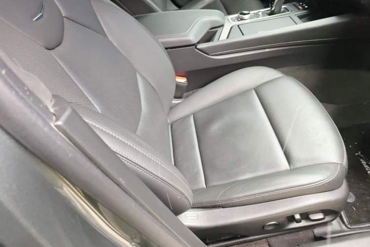 Used Cadillac CT5 2022 28T Prestige Edition Right Front Seat