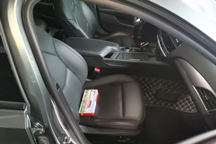 Used Cadillac CT5 2022 28T Luxury Edition Right Front Seat