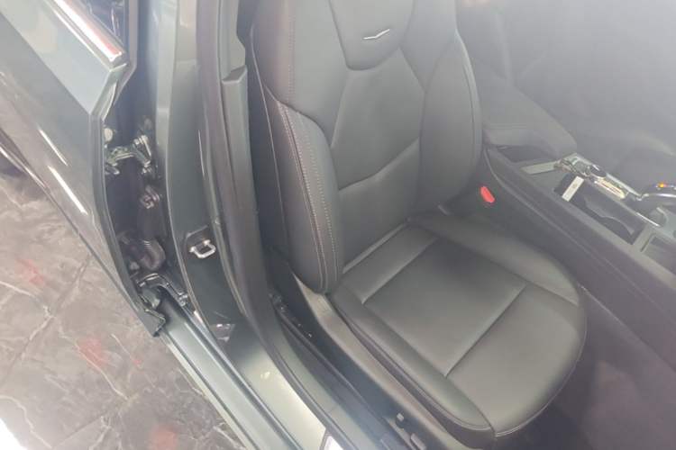 Used Cadillac CT5 2022 28T Luxury Edition Right Front Seat