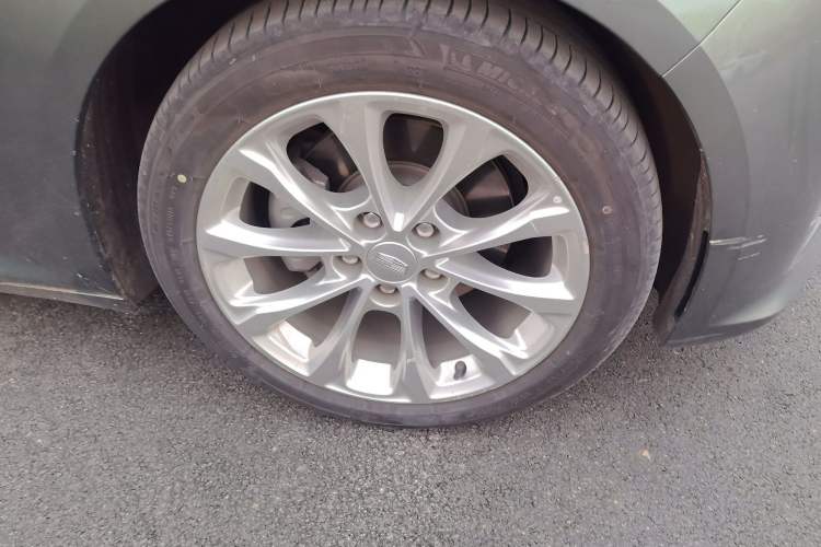 Used Cadillac CT5 2022 28T Luxury Version (Standard Edition) Right Front Wheel Hub