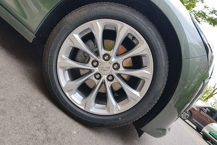 Used Cadillac CT5 2022 28T Luxury Version (Standard Edition) Right Front Wheel Hub