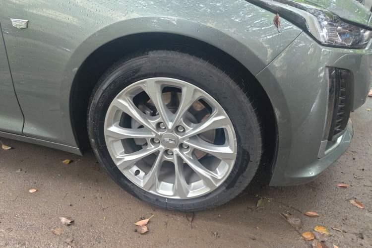 Used Cadillac CT5 2022 28T Luxury Version (Standard Edition) Right Front Wheel Hub